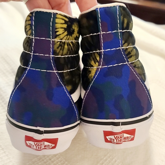 Vans - Picture 2 of 6